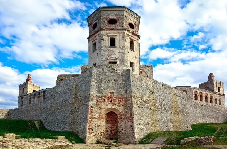 The ruins of the Castle in Brok, Poland